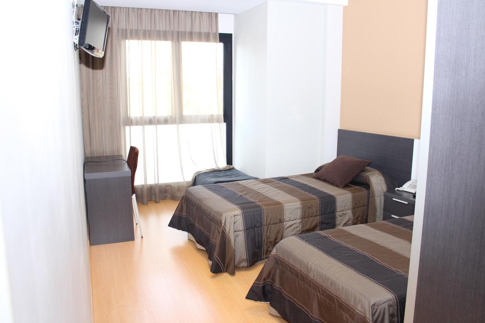 Hotel Ciutat D'アンポスタ 部屋 写真