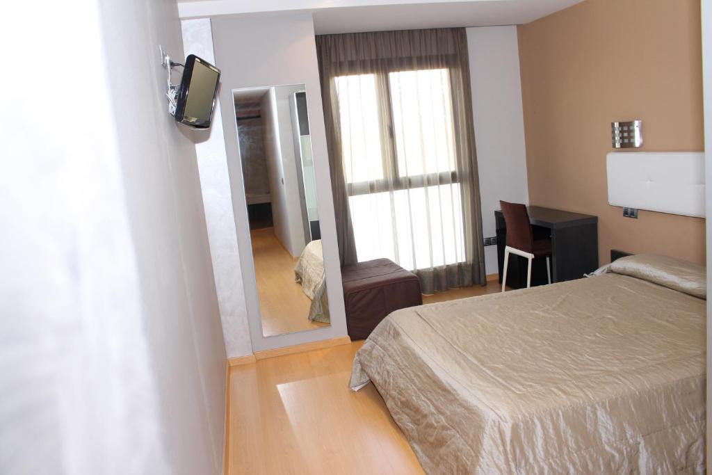 Hotel Ciutat D'アンポスタ 部屋 写真