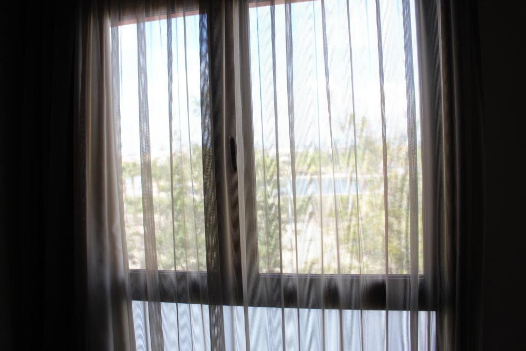 Hotel Ciutat D'アンポスタ エクステリア 写真